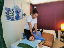 Mahana Thai-Massage in München: Entspannung und Wohlbefinden auf thailändische Art